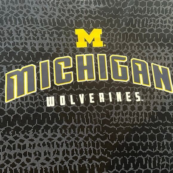 Michigan Wolverines Breathable Shirt Sz. 3X - Picture 3 of 5